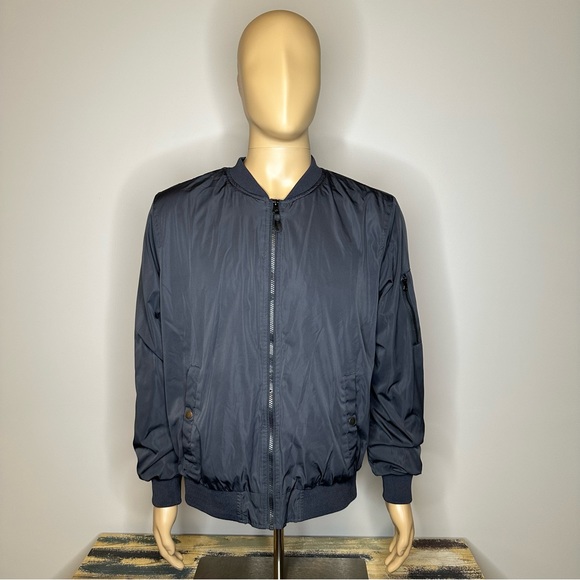 George Bomber - Picture 1 of 5